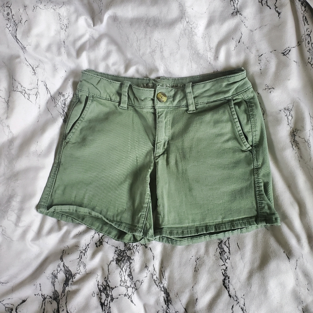 American Eagle Twill Midi Shorts Size 0